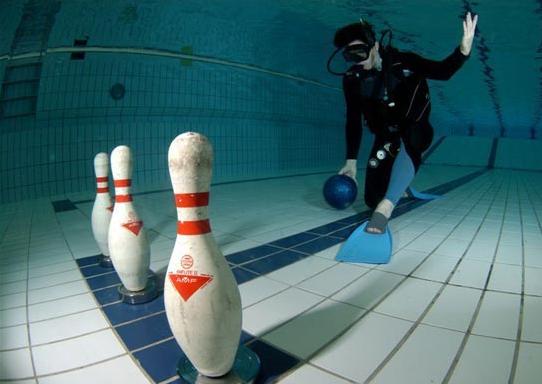 Nouvelle variante du bowling, le bowling sous-marin ! height=