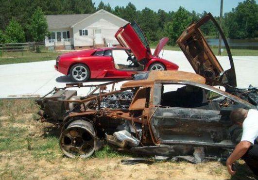 Une de perdue, une de retrouvée ! Ca fait quand même mal au coeur (pour ne pas dire plus) de voir une lamborghiny brulée :( height=