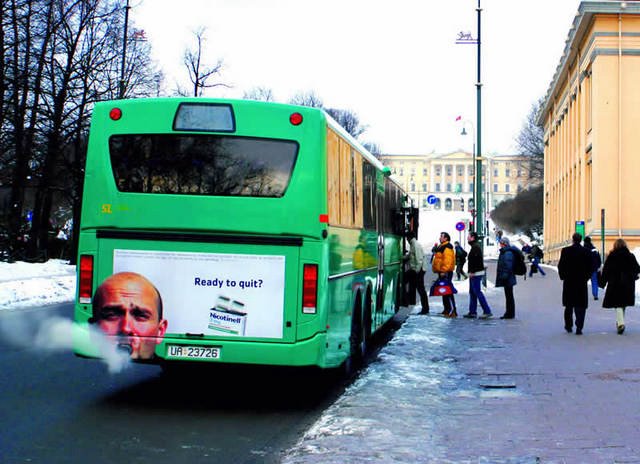 Fumer fait mal à vos bronches... La preuve avec ce monsieur sur le bus ! height=